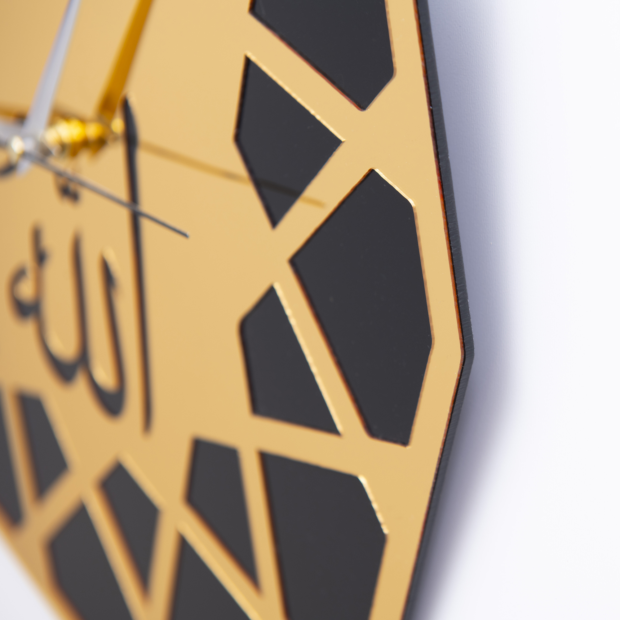 DeepCraft Dekoratif Şeffaf Akrilik Sessiz Akar Duvar Saati Salon,Mutfak,Ofis Saati -Gold Siyah Allah DeepCraft Dekoratif Şeffaf Akrilik Sessiz Akar Duvar Saati Salon,Mutfak,Ofis Saati -Gold Siyah Allah